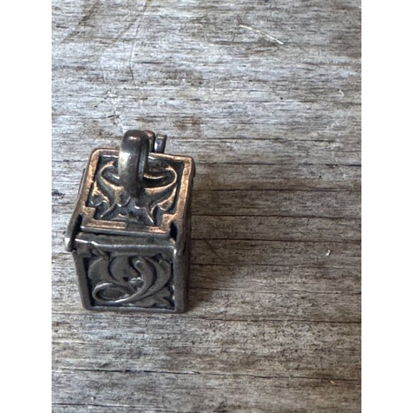 Vintage Sun West Sterling Silver Prayer Box Pendant Charm - Picture 3 of 9